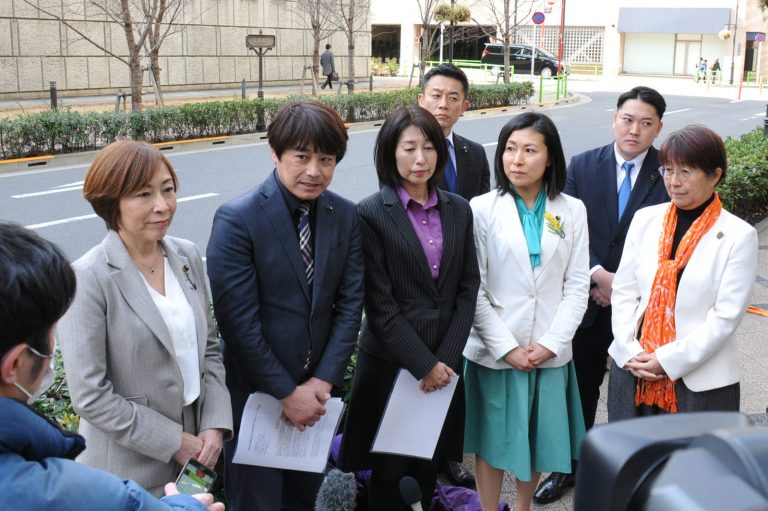 三井不動産など事業者にイチョウ並木など全ての既存樹木を維持するよう申し入れ