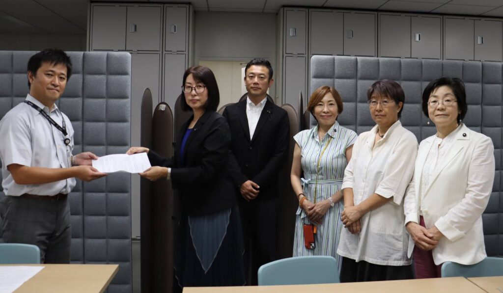 事業者が提出した「樹木の保全に関する具体的な見直し案」について厳正な審査と広く専門家の意見を求めることを求める要望書